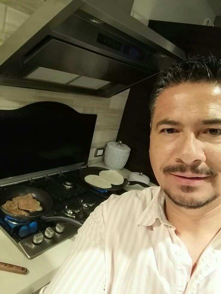 <strong>Benito Morales</strong>